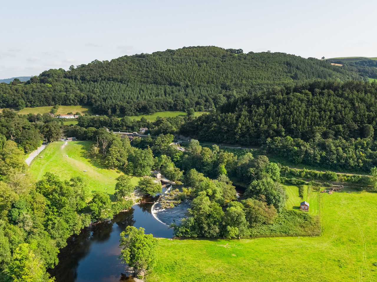 Dyffryn Dyfrdwy yn croesawu ceidwaid ifanc Ewropeaidd
